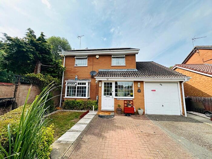 4 Bedroom Detached House For Sale In Padstow Avenue, Fishermead Milton Keynes, MK6
