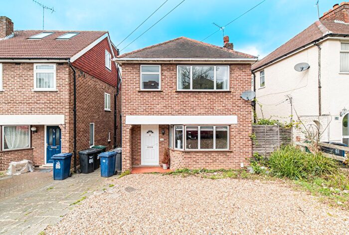 3 Bedroom Semi-Detached House To Rent In Engel Park, London, NW7