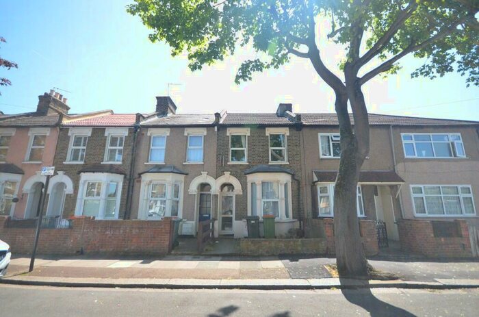 3 Bedroom Terraced House To Rent In Sutton Court Road, London, E13