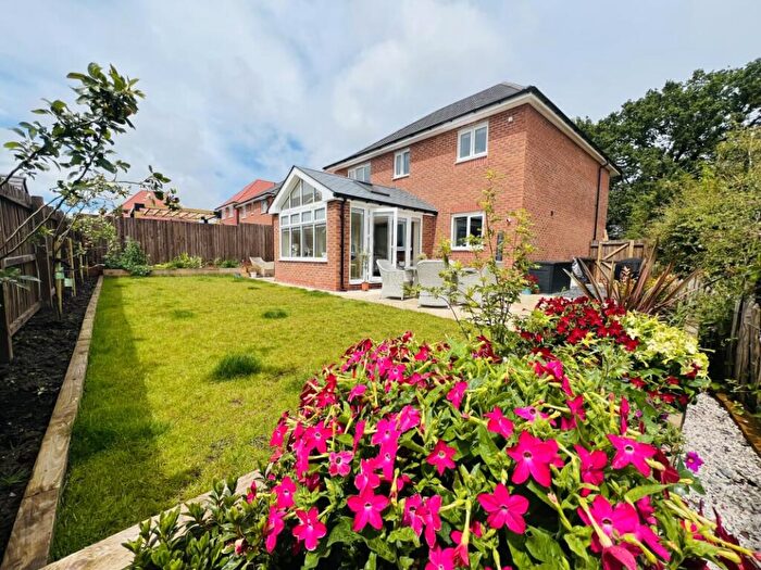 3 Bedroom Detached House For Sale In Clos Beau Mount, Penymynydd, CH4