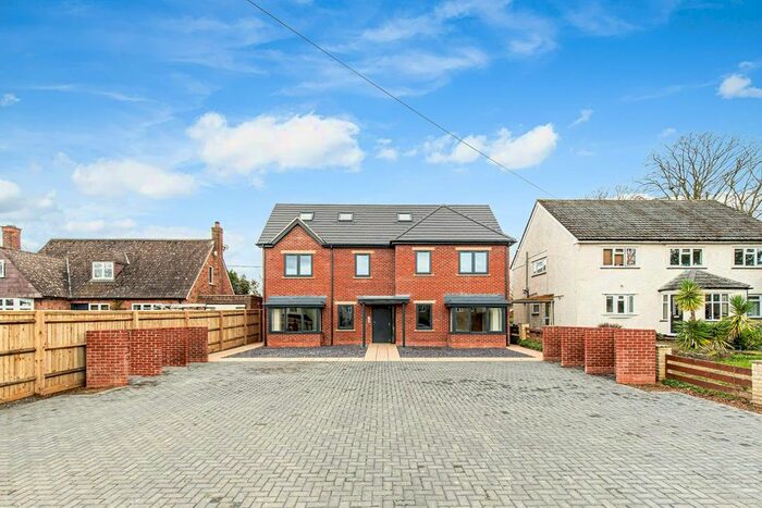 1 Bedroom Flat To Rent In Bicester Road, Kidlington, OX5