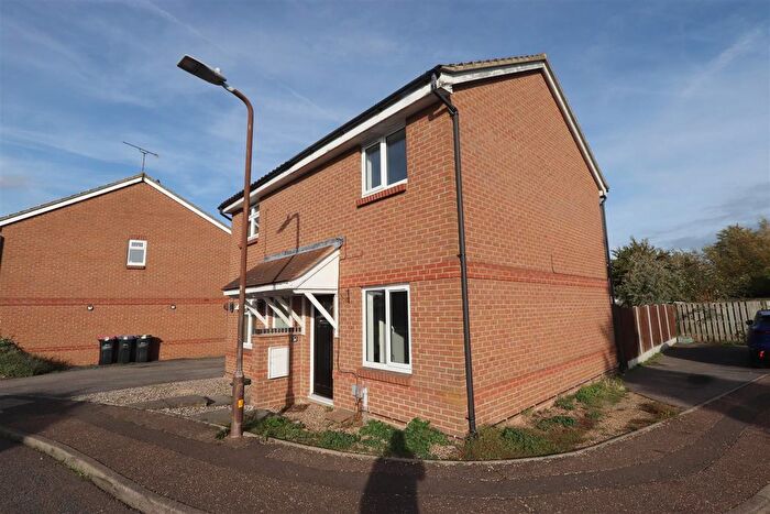 2 Bedroom Semi-Detached House To Rent In Keyes Close, Shoeburyness, SS3