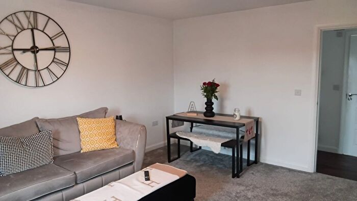 2 Bedroom Flat To Rent In Bon-Y-Maen, SA1