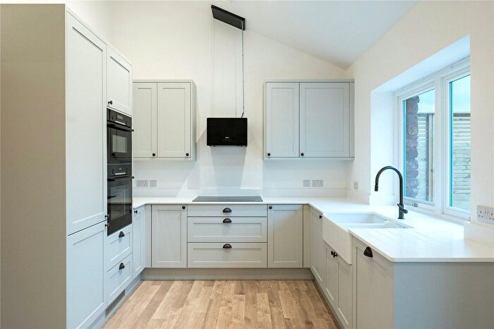 2 Bedroom Barn Conversion To Rent In Broadclyst, Exeter, EX5