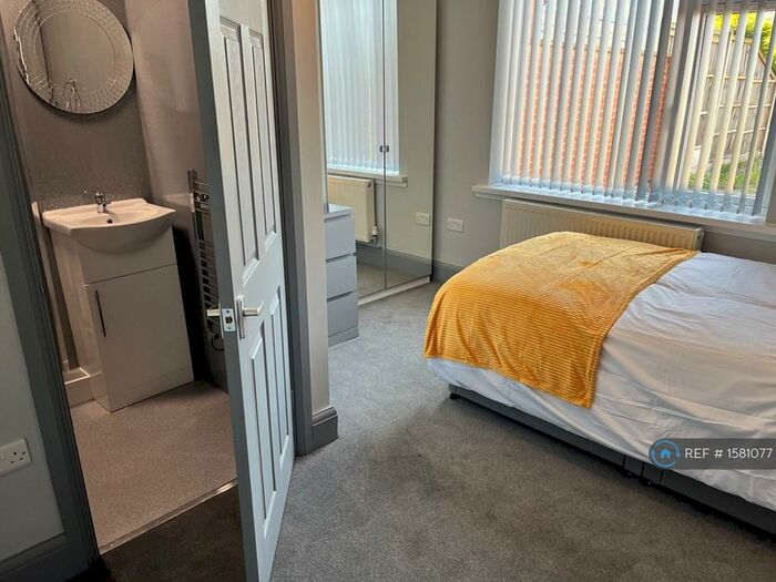 6 Bedroom Semi-Detached House To Rent In Hill Crescent, Sutton-In-Ashfield, NG17