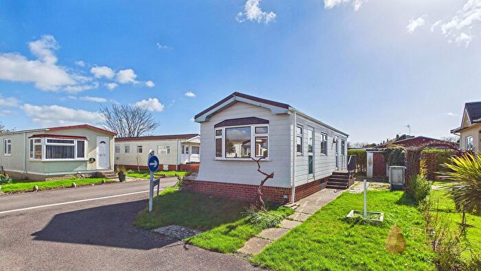 1 Bedroom Property For Sale In The Broadway, Lancing, BN15