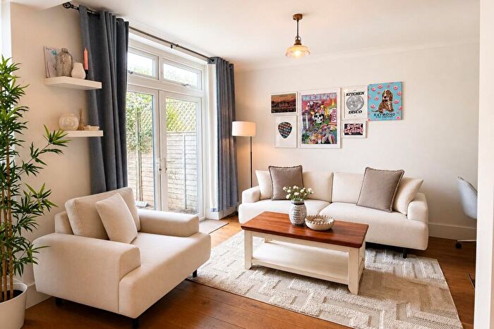 3 Bedroom Semi-Detached House For Sale In Kings Road West, Swanage, Dorset, BH19 - Photo 6