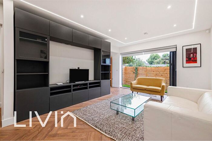 3 Bedroom Semi-Detached House To Rent In Newark Road, South Croydon, CR2