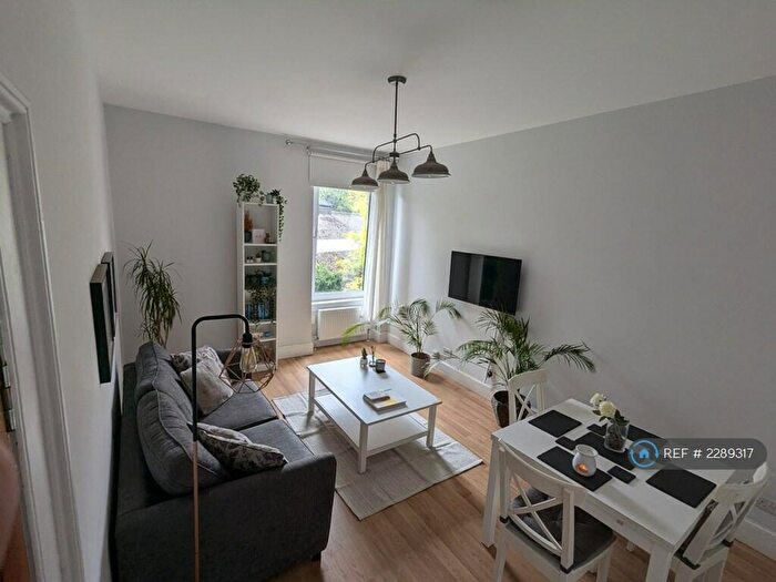 2 Bedroom Flat To Rent In Gorgie Road, Edinburgh, EH11