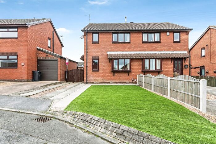 3 Bedroom Semi-Detached House For Sale In South Hill Rise, Leeds, LS10