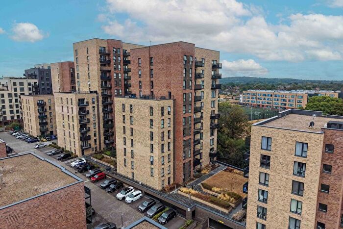 1 Bedroom Flat For Sale In Sydney Road, Watford, Hertfordshire, WD18