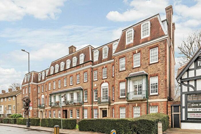 3 Bedroom Flat To Rent In Fortis Green, London, N2