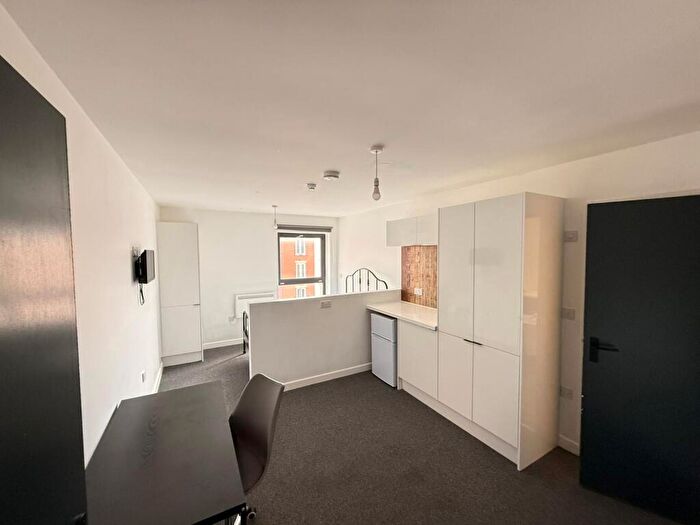 1 Bedroom Flat To Rent In Blackswarth Road, Bristol, BS5