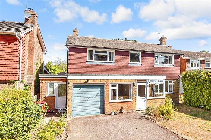 4 Bedroom Detached House For Sale In Herons Close, Kirdford, West Sussex, RH14