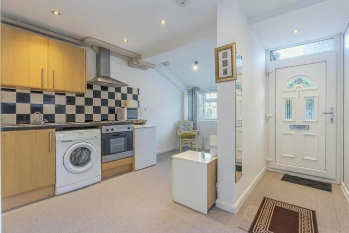 Studio To Rent In Wisteria Road, London, SE13