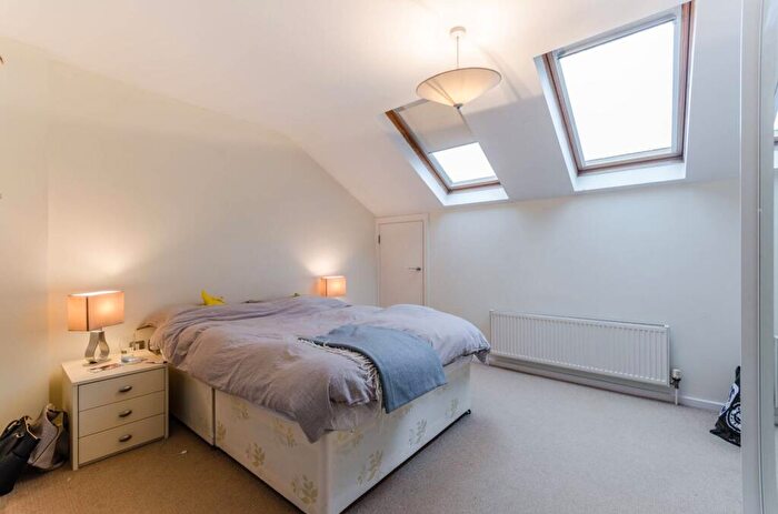 1 Bedroom Flat To Rent In Cold Harbour, Canary Wharf, London, E14
