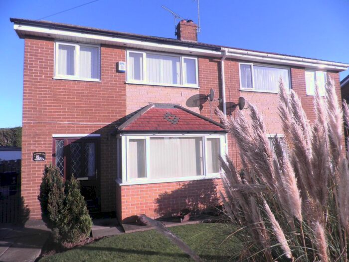 3 Bedroom Semi-Detached House To Rent In Bretby Close, Bessacarr, Doncaster, DN4
