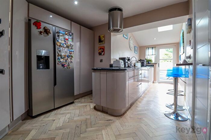 3 Bedroom Semi-Detached House For Sale In Beech Crescent, Eckington, Sheffield, S21