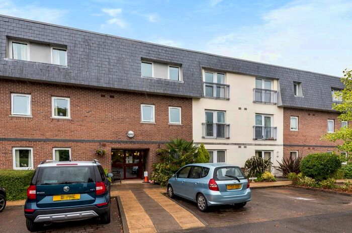 1 Bedroom Flat For Sale In Clyne Common, Swansea, SA3