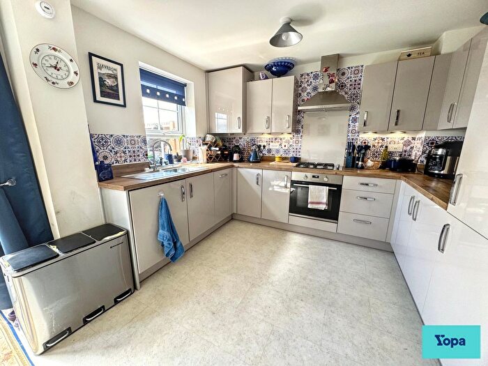 3 Bedroom Semi-detached House For Sale In Exlana Drive, Highbridge, TA9