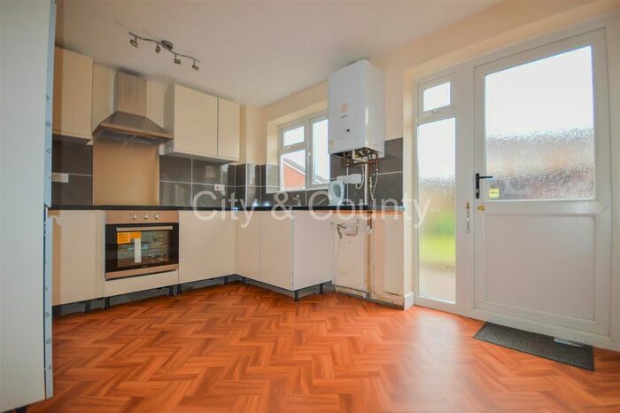 2 Bedroom Detached House To Rent In Flamborough Close, Woodston, Peterborough, PE2