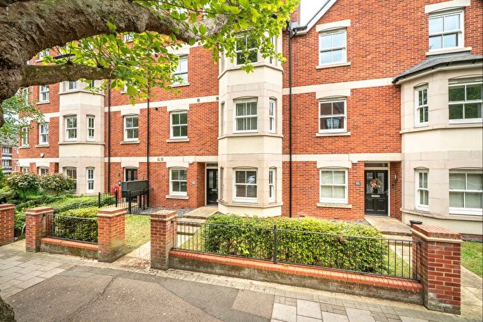 1 Bedroom Flat For Sale In De Montfort Place, Bedford, MK40