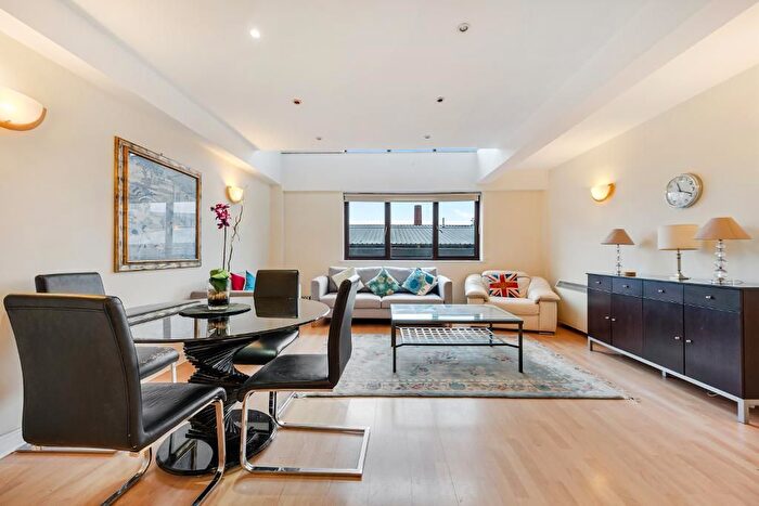 4 Bedroom Flat To Rent In Dickinson Street, Manchester, M1