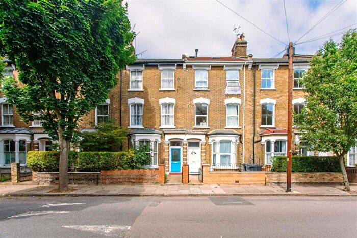 1 Bedroom Flat To Rent In Evershot Road, Finsbury Park, N4