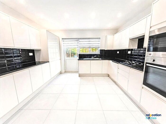 4 Bedroom Terraced House To Rent In Raynham Avenue, London, N18