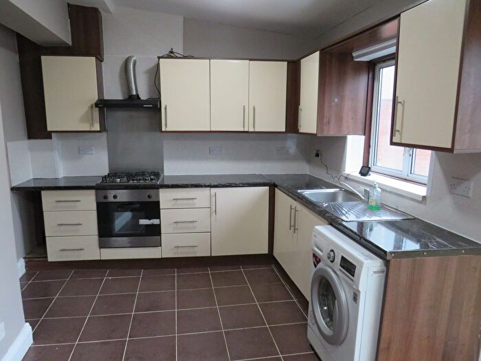 4 Bedroom End Terrace House To Rent In Chaucer Avenue, Cranford, Hounslow, TW4