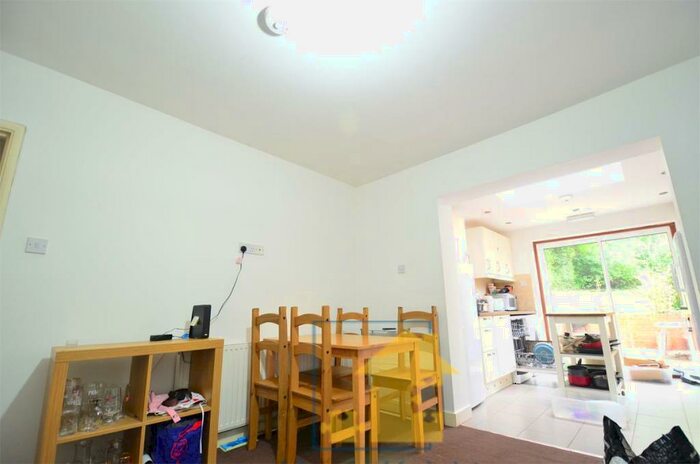 4 Bedroom Semi-Detached House To Rent In Flexible Start Date Selly Oak, Birmingham, B29