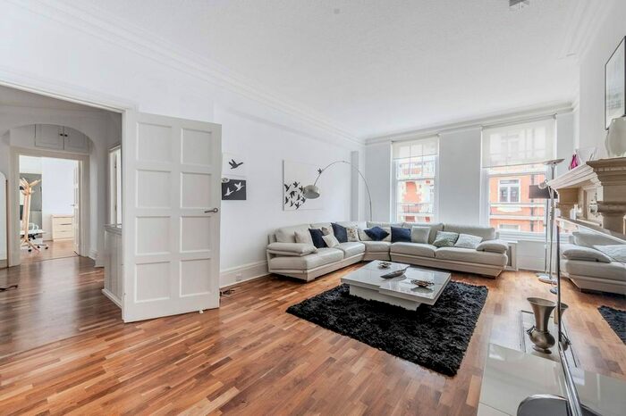 2 Bedroom Flat To Rent In Basil Street, Knightsbridge, London, SW3