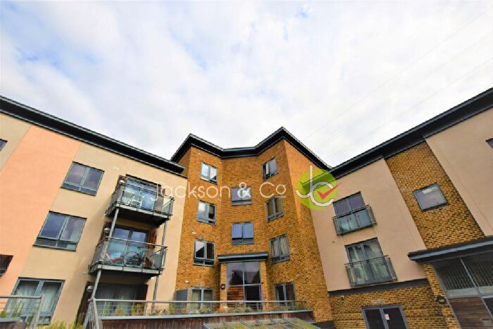 2 Bedroom Flat To Rent In Quayside Drive, Essex, CO2