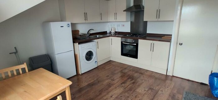 1 Bedroom Flat To Rent In Daleview Road, N15