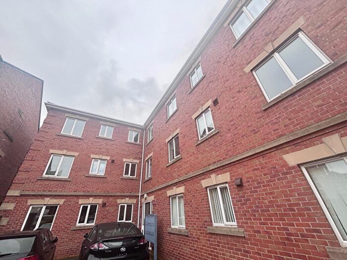 3 Bedroom Flat To Rent In Lock Keepers Court, Hull, HU9