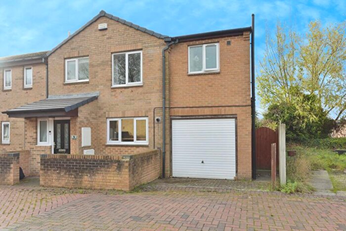 3 Bedroom Semi-Detached House For Sale In Sturge Croft, Sheffield, South Yorkshire, S2