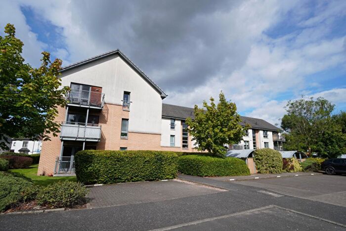 2 Bedroom Flat To Rent In Kirkton Avenue, Glasgow, G13