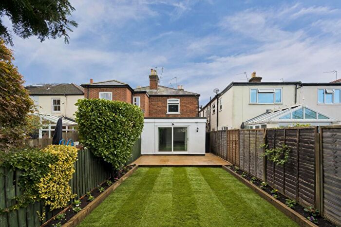 2 Bedroom Maisonette To Rent In Elmgrove Road, Weybridge, Surrey, KT13