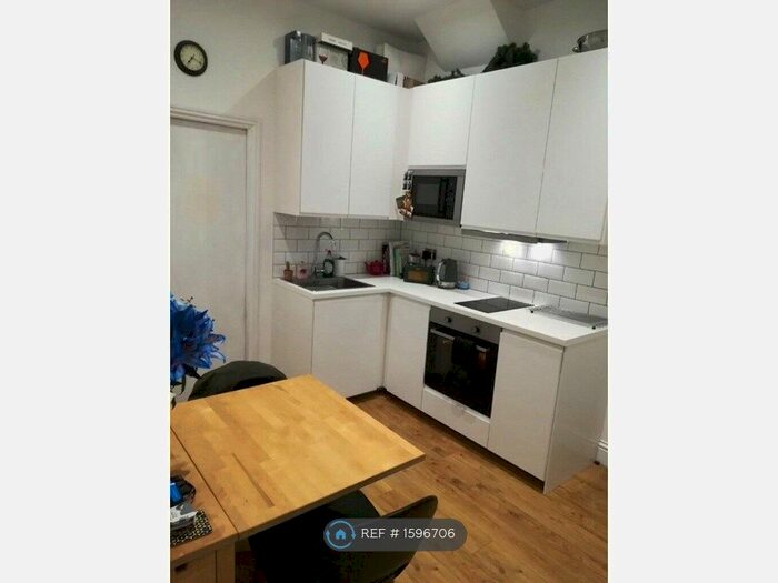 1 Bedroom Flat To Rent In Silk Mills Path, London, SE13