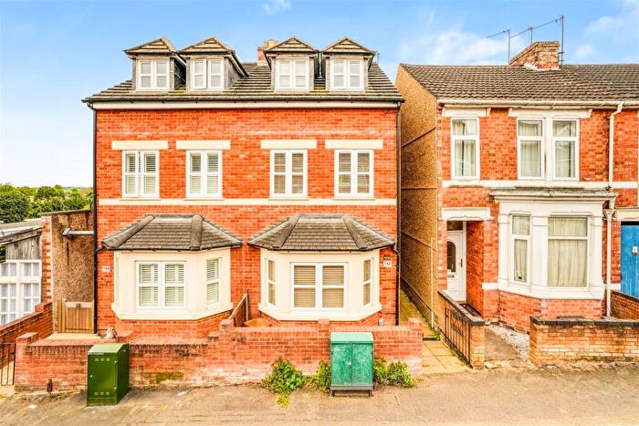 4 Bedroom Semi-Detached House To Rent In St. Peters Avenue, Kettering, NN16