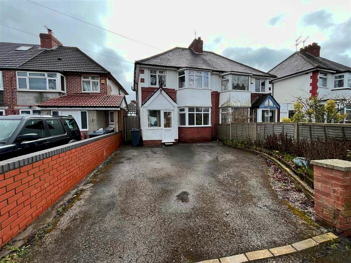 3 Bedroom Semi-Detached House To Rent In Horse Shoes Lane, Sheldon, Birmingham, B26