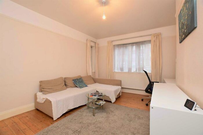1 Bedroom Flat To Rent In Brent Street, Hendon, NW4