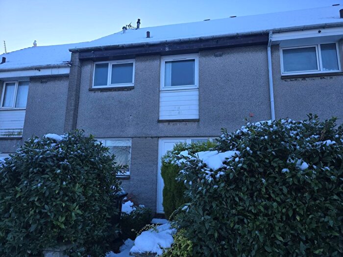 3 Bedroom Terraced House To Rent In Cairncry Road, Aberdeen, AB16