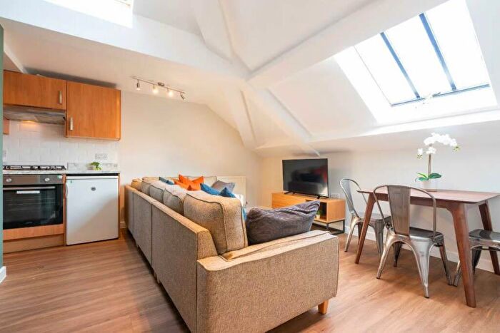6 Bedroom House To Rent In Jesmond Road, Newcastle Upon Tyne, NE2