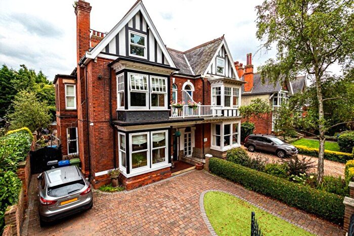 6 Bedroom Semi Detached House For Sale In Park Drive, Grimsby, N E Lincs, DN32