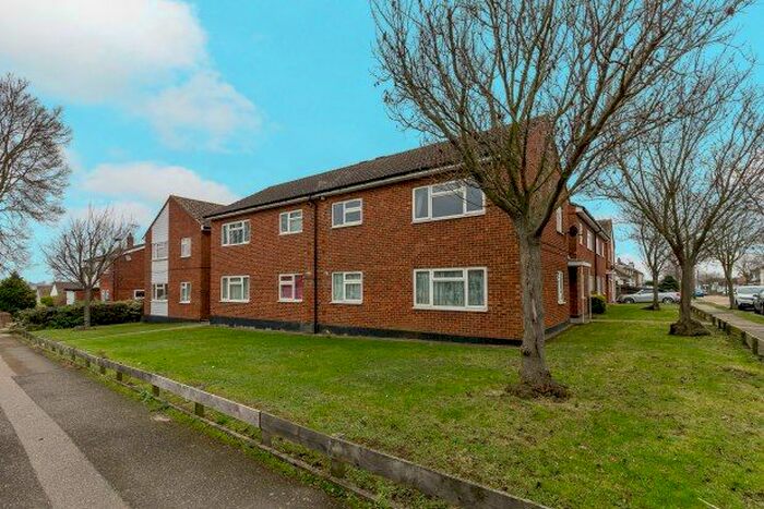 1 Bedroom Flat To Rent In Leighwood Avenue, Leigh-On-Sea, SS9