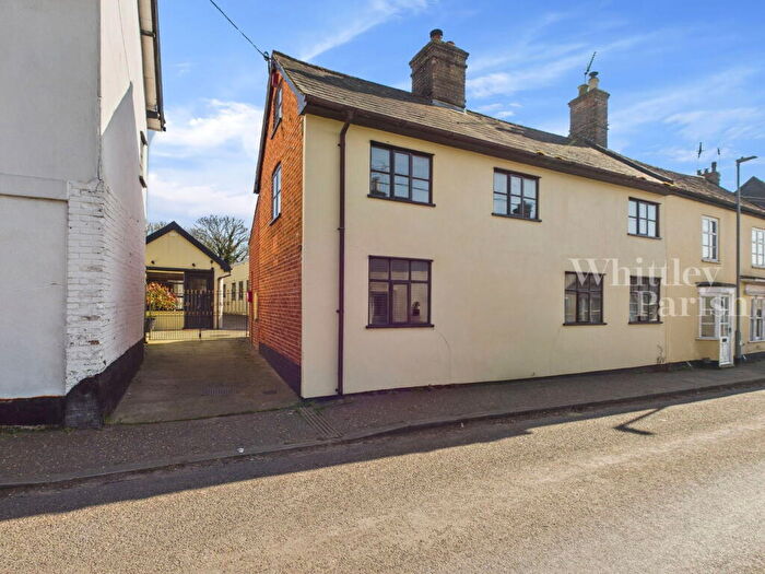 5 Bedroom Semi-Detached House For Sale In The Street, Dickleburgh, IP21
