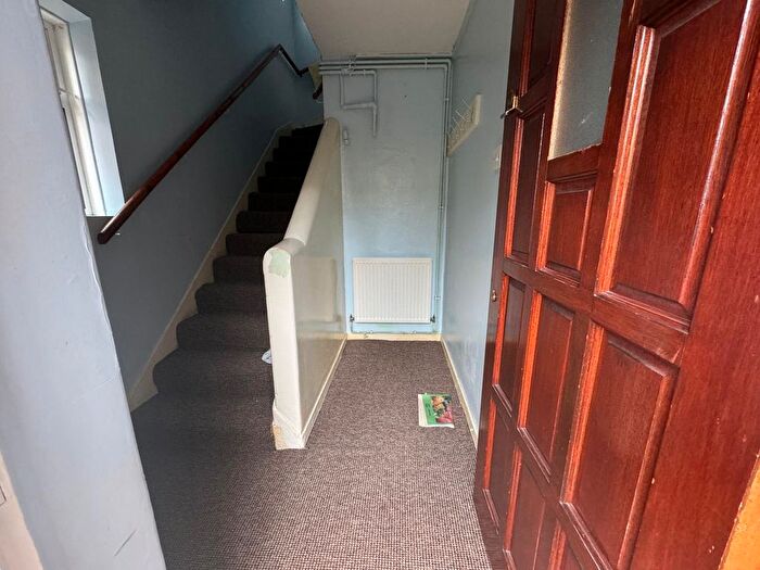 2 Bedroom Flat To Rent In Hooks Hall Drive, Dagenham, RM10