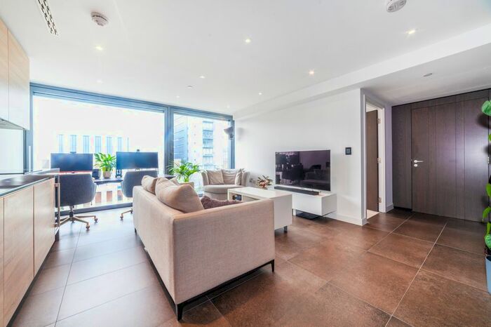 1 Bedroom Flat For Sale In Chronicle Tower, B City Road, London, EC1V