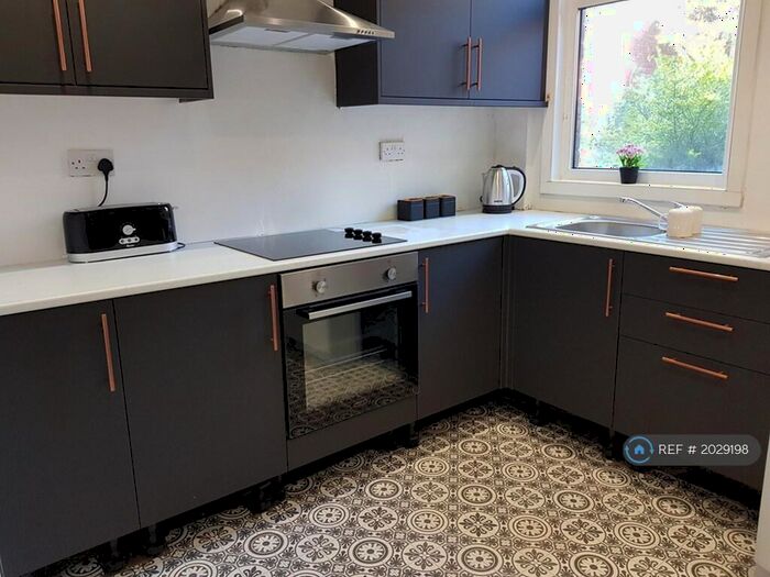 4 Bedroom Terraced House To Rent In Bala Street, Barnsley, S71